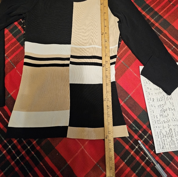 Inc  block long sleve top - Picture 4 of 8